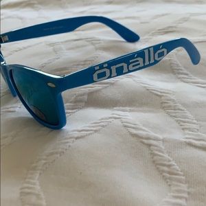 Blue sunglasses NWT